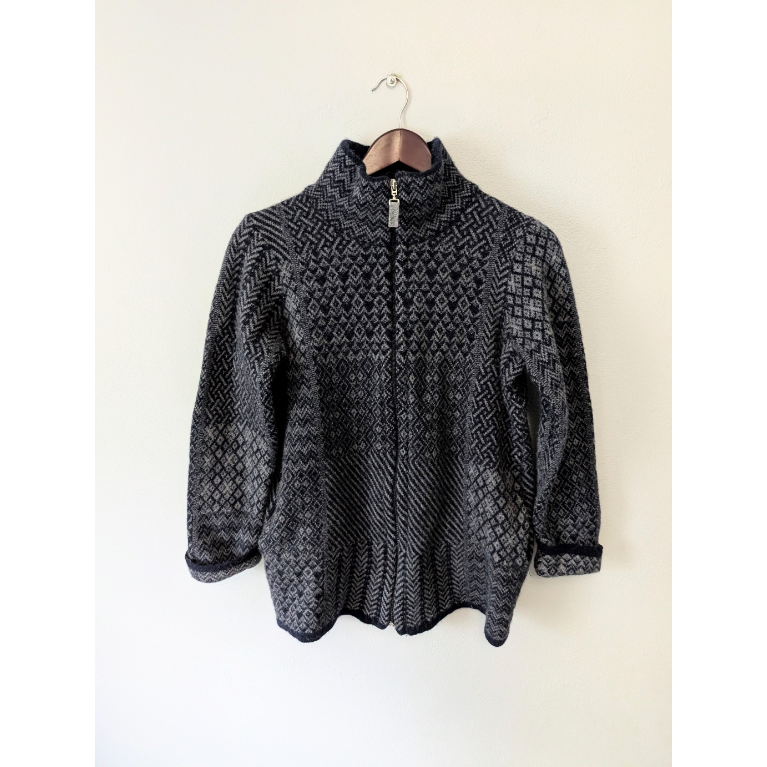 A. Ida Made In Italy Wool Blend Navy And Gray Patterned Zip-Up Cardigan Sweater